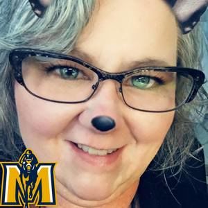 Meet your Posher, Leigh